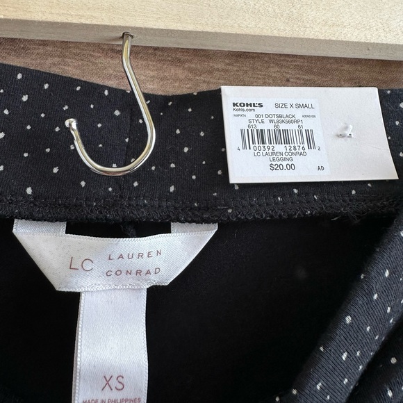 LC Lauren Conrad Leggings Women’s Size XS Black Dot Print Mid-Rise NWT - Picture 3 of 4